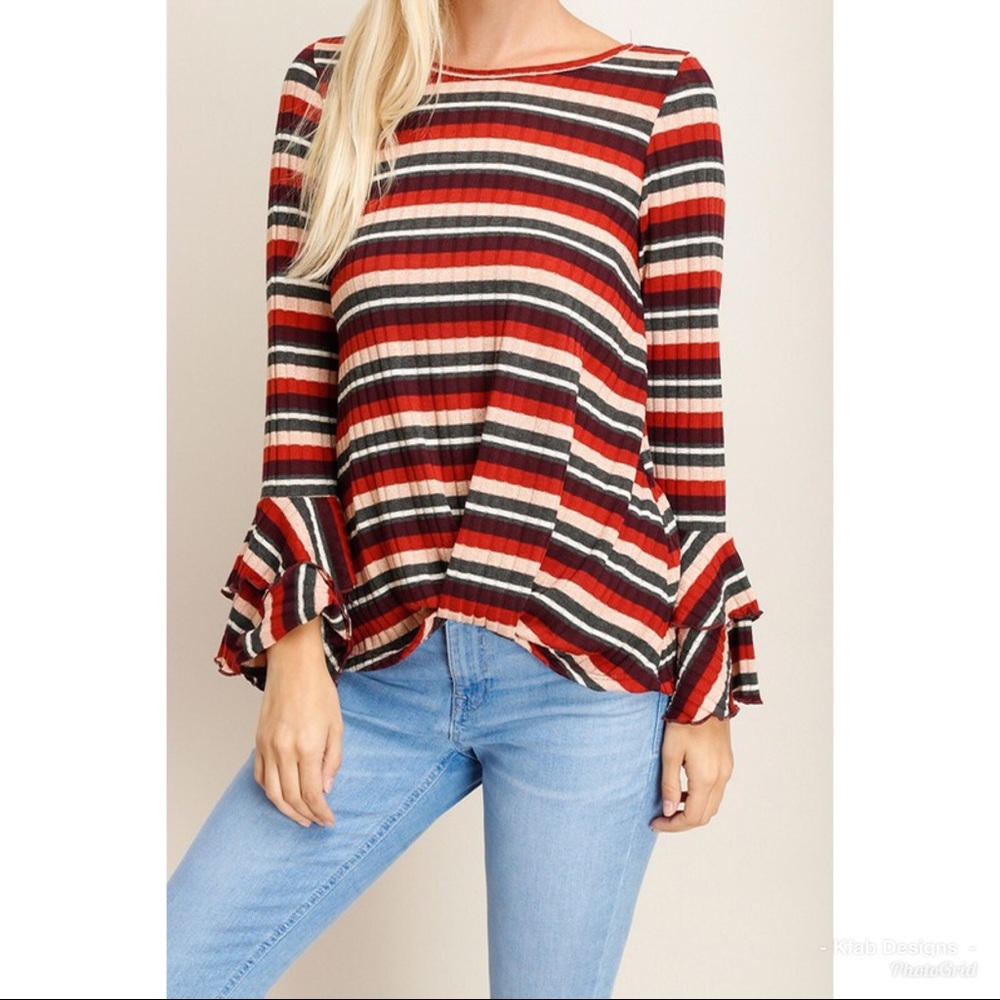 ❤️LAST! Layered Bell Sleeve Top with Gathered Hem! - Picture 5 of 5